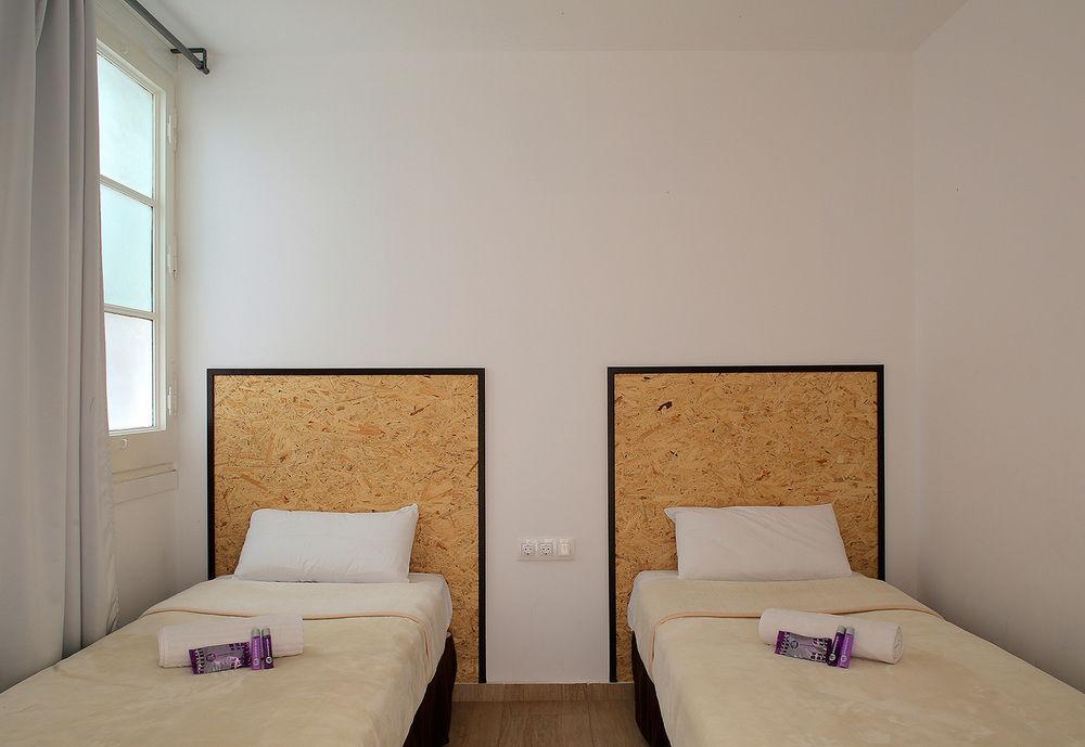 Hostal Balkonis Barcelona Exterior photo