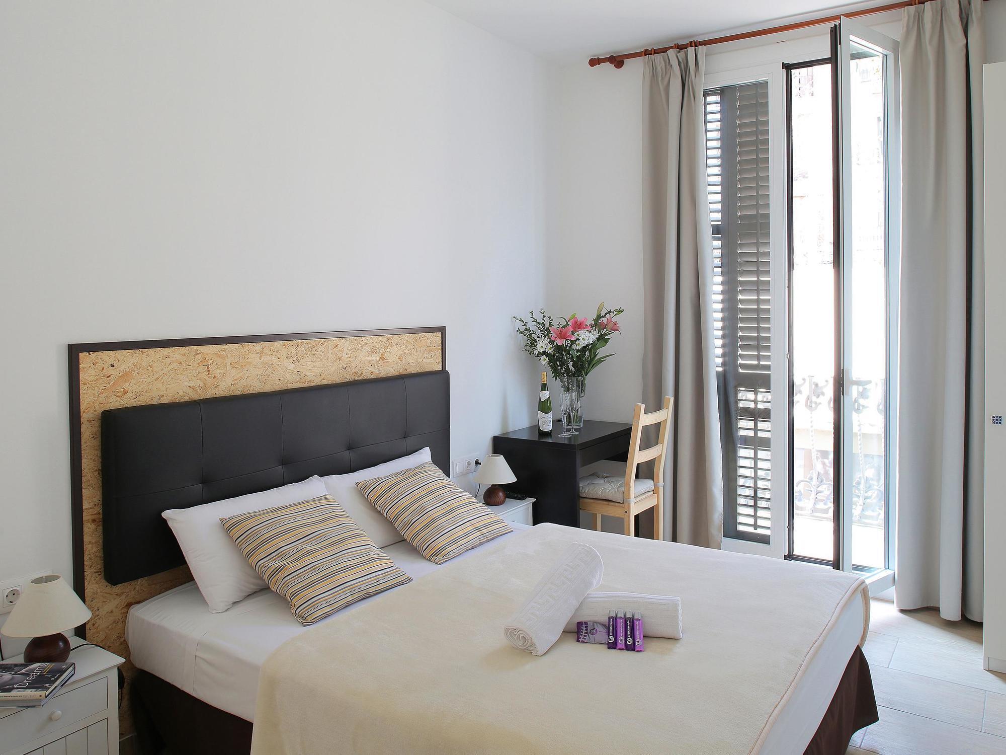 Hostal Balkonis Barcelona Exterior photo