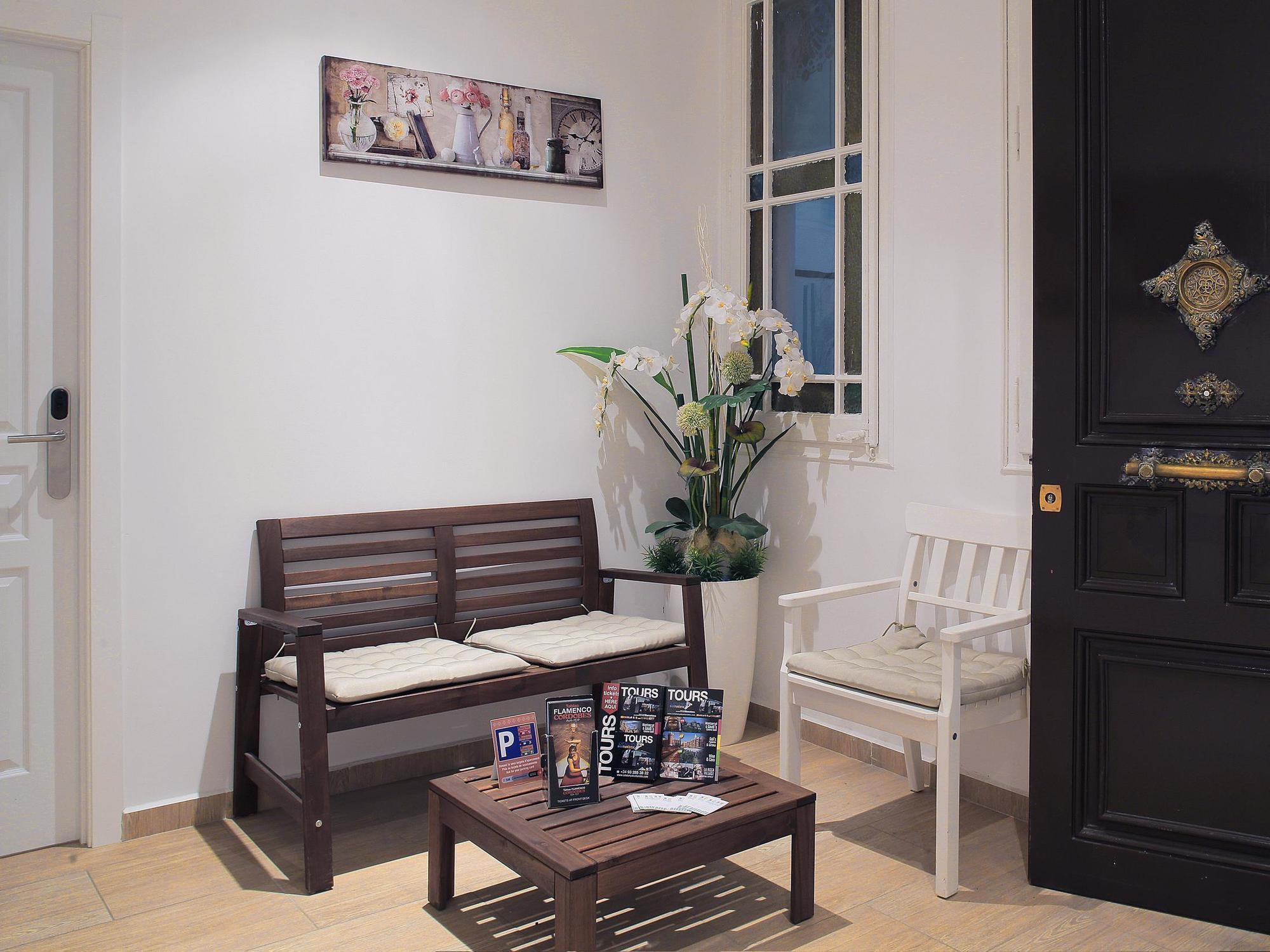 Hostal Balkonis Barcelona Exterior photo